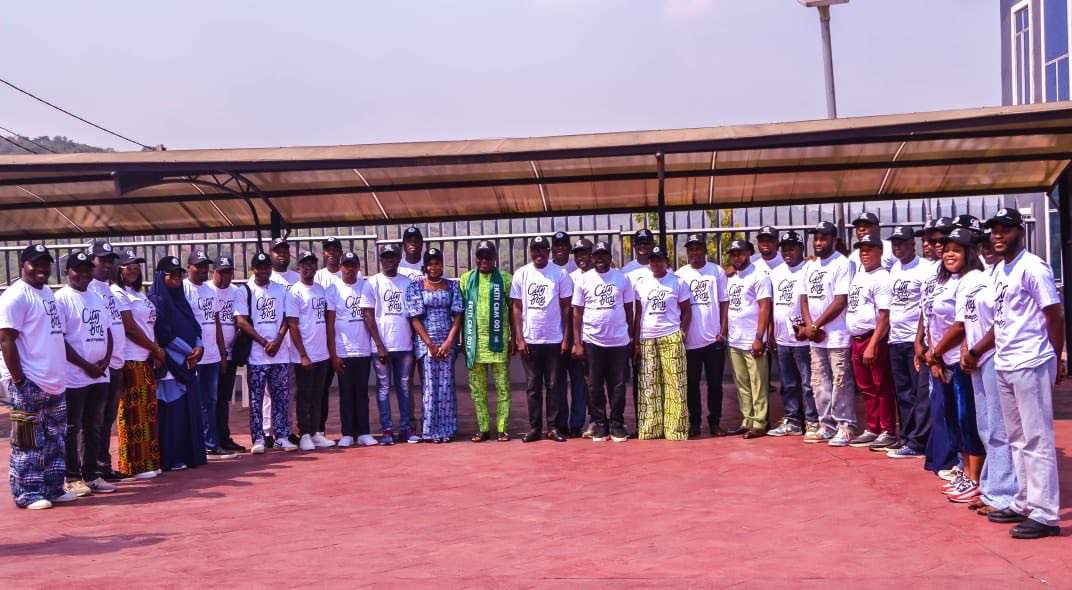 Governor Biodun Oyebanji <a href="/biodunaoyebanji/">Biodun Oyebanji</a> received the Ekiti State executives of the City Boys Movement at his Ikogosi #Ekiti country home, where he encouraged the group to deepen grassroots engagement across wards and polling units in the state. 

He stressed that consistent