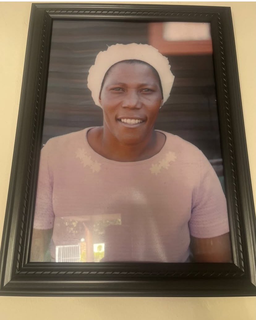 gomolemo_seema's tweet photo. The worlds most-stressed ancestor #Uthandonesthembu https://t.co/wczfsY1PXi