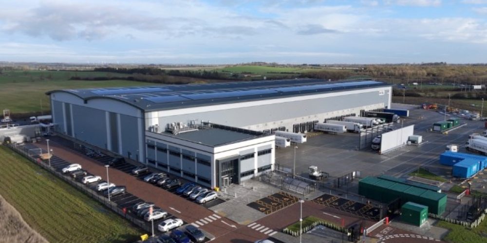 LogisticsBizz's tweet image. 🍟 @McDonaldsUK  opens a new 138,000 sq ft distribution centre in Darlington, supporting 200+ restaurants and cutting millions of road miles each year.

Read more 👇
 logisticsbusiness.com/warehousing/di…
#Logistics #Warehousing #SupplyChain