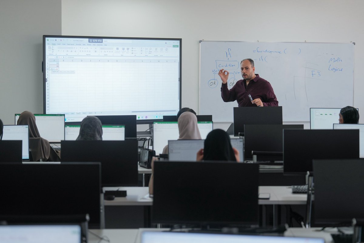 Muscat University جامعة مسقط tweet media