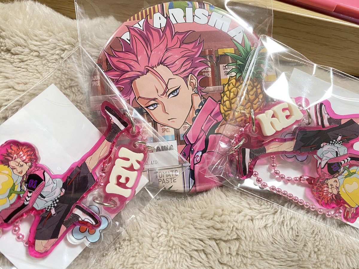 アクスタは高くなってもいいので選ばせていただけると大変嬉しく思います
それか普通に買わせてください泣