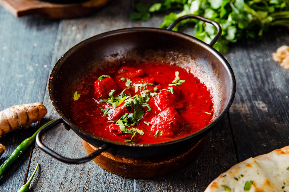 BaltiBowl's tweet photo. 1. Despite the fact that, technically, a “balti pie” has never truly existed in its original culinary context, the term itself—borrowed from the Birmingham Balti tradition and later repurposed—still holds value. Even if its modern usage has drifted from the original meaning https://t.co/omPInZjQmf