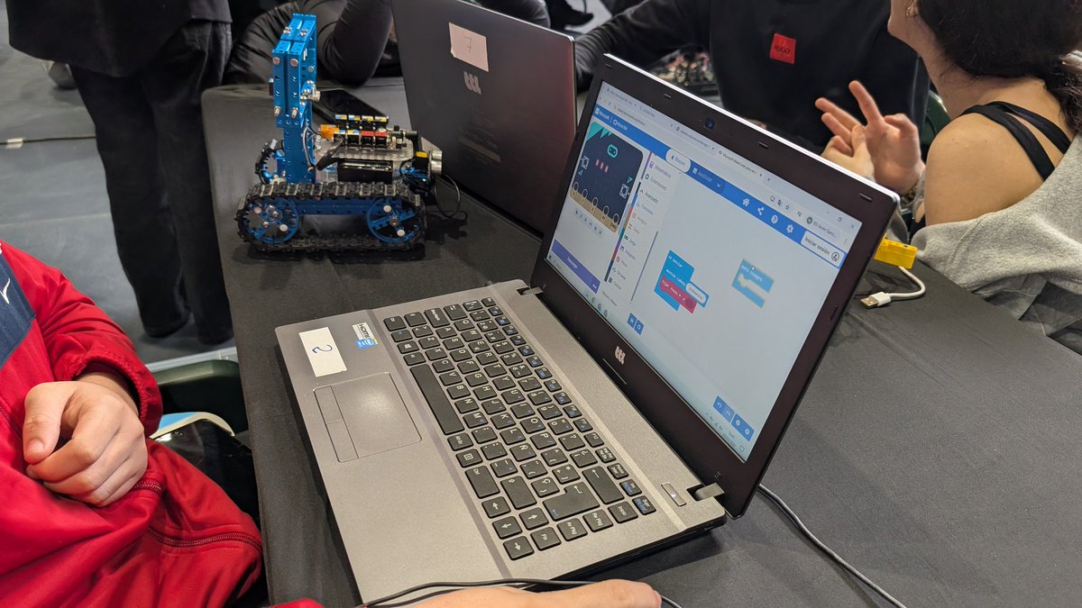 Robo-Reto tweet media