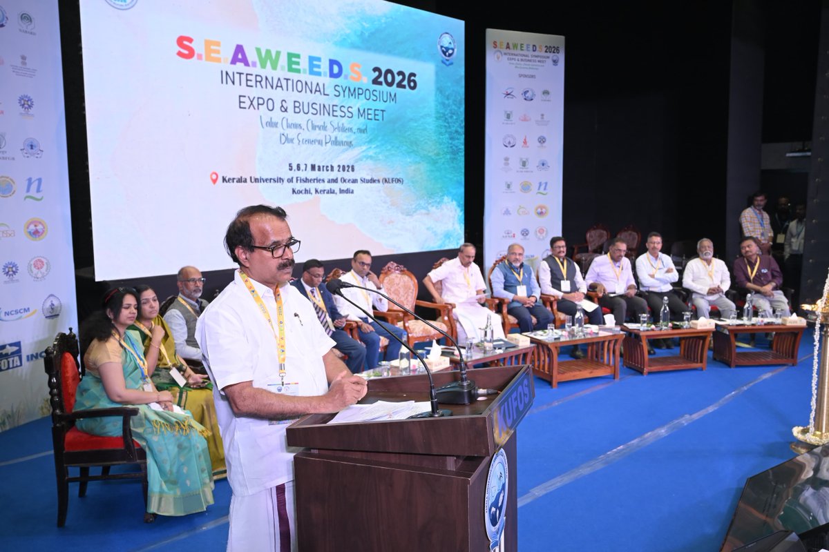 PIBTvpm's tweet image. Union Minister Shri @GeorgekurianBjp  calls for scaling up #seaweed production in India 

pib.gov.in/PressReleasePa…

#PIBKochi #InternationalSymposiumExpo #BusinessMeet #KUFOS #SEAWEEDS2026

@Min_FAHD @PIB_MoFAHD @FisheriesGoI
@MOMAIndia @MIB_India @KUFOS1 @PIB_India
