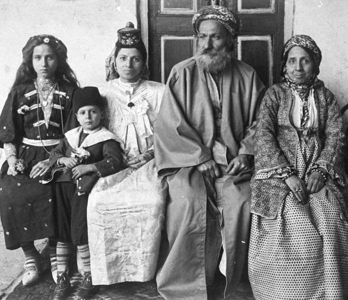 ChayaEitan's tweet photo. Seventy-five years ago, Iraq enacted a law stripping Jews of their citizenship. They were quickly stripped of their property and forced to leave Iraq. They represented nearly a third of the population, and the disappearance of Jews from the Arab world was one of the largest acts of ethnic cleansing in the twentieth century.