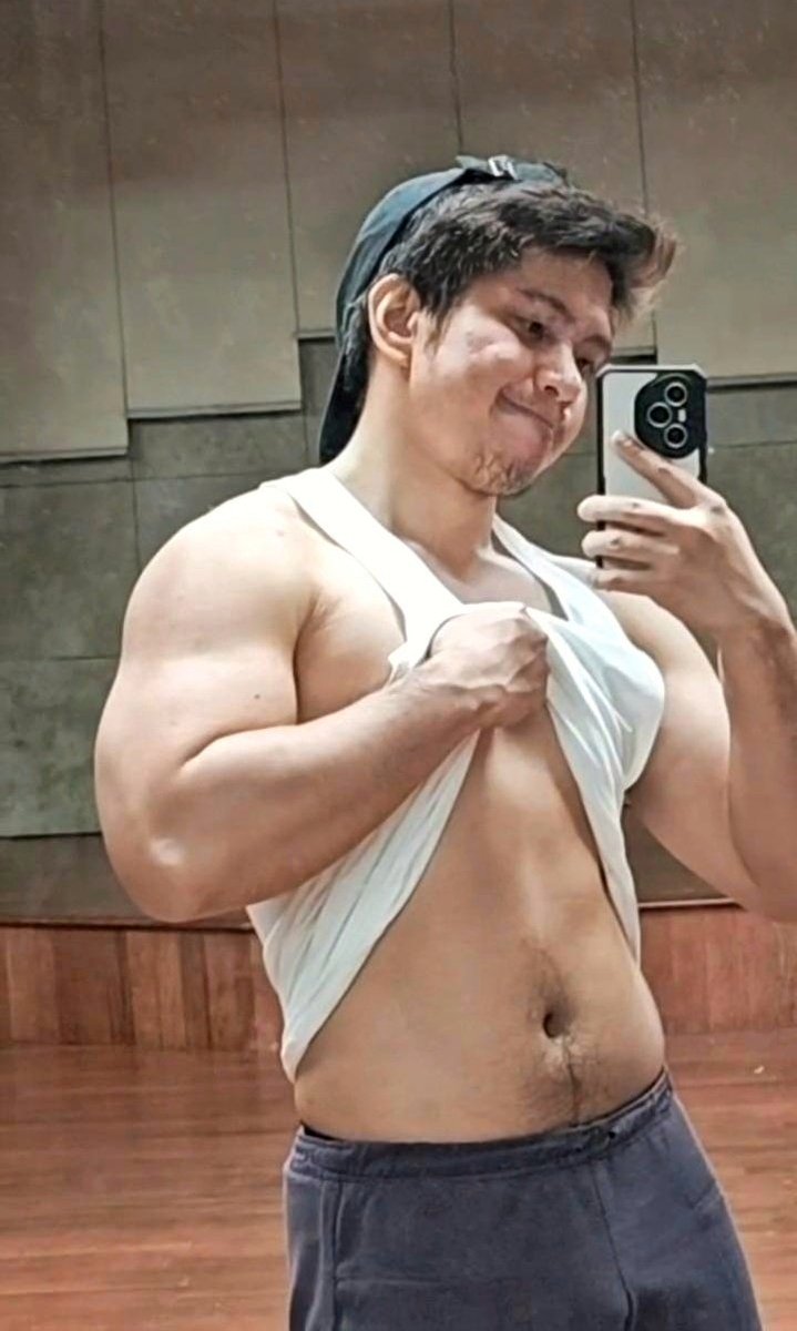 Renren ᱬ tweet media