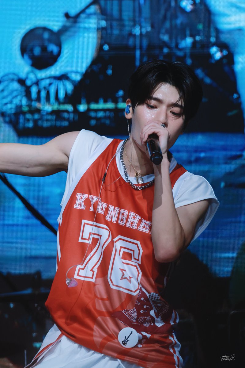 Fall4Sion_ tweet media