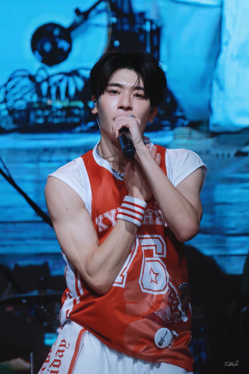 Fall4Sion_ tweet media