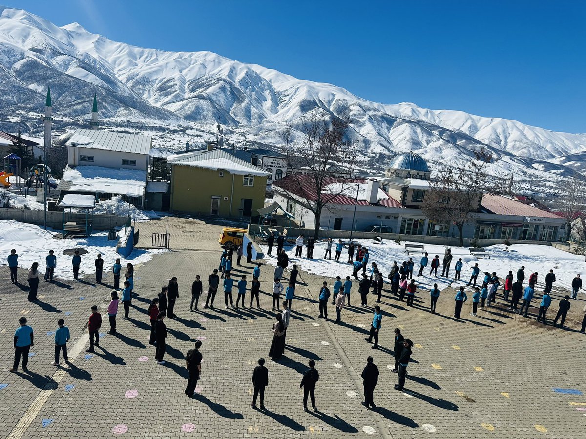 YedisuYBO's tweet photo. Deprem gerçeğini engellemek imkansız olsa da zararı en aza indirmek mümkün.

1-7 Mart Deprem Haftası’nda ülkemizdeki bilinç ve farkındalığın artmasını diliyor, deprem felaketlerinde aramızdan ayrılanları bir kez daha rahmetle anıyoruz. 
@YedisuKaymakam @YedisuMEM @bingolmem https://t.co/CIv6vOnApX