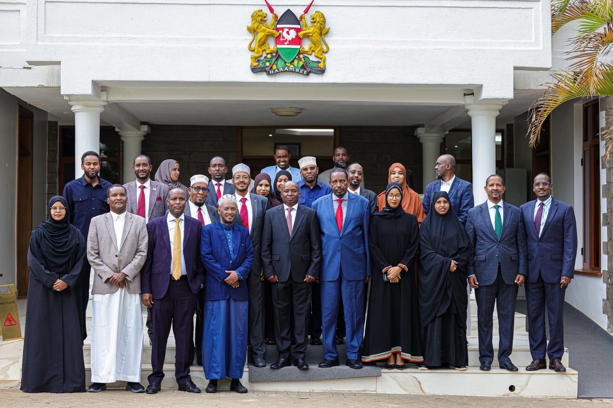 HussienWeytan's tweet photo. I joined fellow leaders from the North Eastern region in a consultative meeting chaired by The Deputy President of Republic of Kenya , Professor @_KithureKindiki in Karen. The meeting brought together over 30 Members of Parliament and Senators from Garissa County, Wajir County, and Mandera County.

We held productive discussions on drought mitigation efforts and reviewed the progress of key development projects including roads, housing, markets, and other critical infrastructure across the region.

The upcoming National Infrastructure Fund presents a great opportunity for the North Eastern region through investments in water harvesting, roads, and energy. These initiatives will help unlock the region’s potential and strengthen its contribution to Kenya’s economic transformation.
