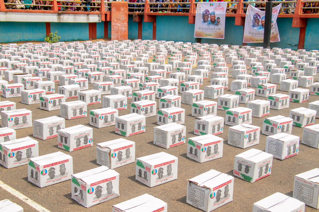 salawueedris1's tweet photo. SEYI TINUBU IN BENUE STATE

Benue turned out in strong numbers as Seyi Tinubu continued his nationwide Ramadan and Lent fasting relief outreach. The vibrant atmosphere reflected the spirit and unity of the community. https://t.co/dsktywP5xd
