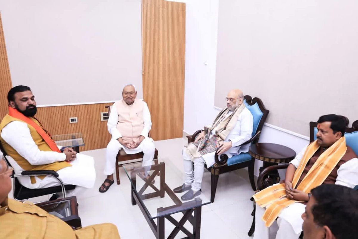 “कुर्सी” बता रही है, कि “कुर्सी” चली गई है!

#bihar #nitishkumarq