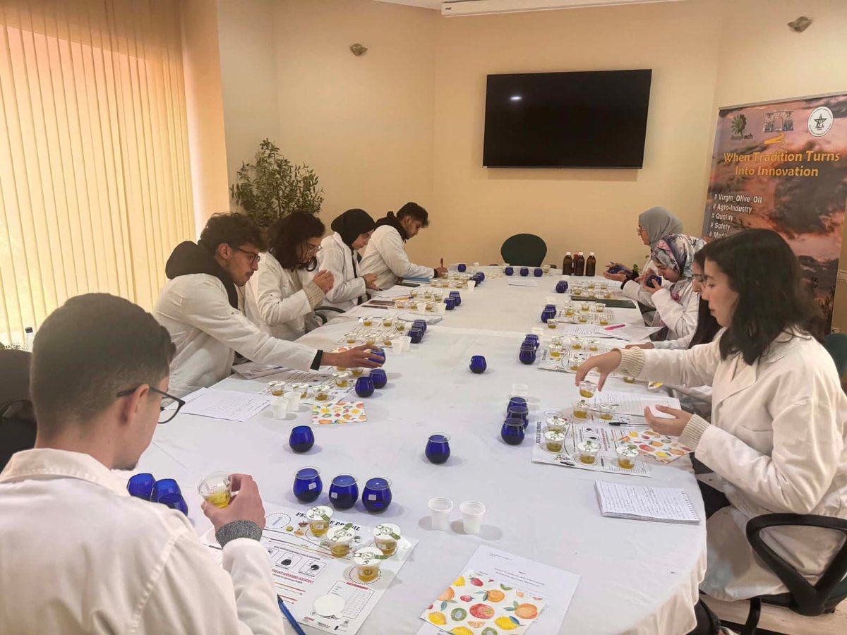 📢 Hands-on training for 5th-year engineering students at <a href="/ENAgriMeknes/">Ecole Nationale d'Agriculture de Meknès</a> 

Students explored olive oil analysis, sustainability &amp; innovation, bridging classroom knowledge with real-world skills.

📖 Read more: cutt.ly/ytRnlHLh

#OliveOil #Education #Innovation