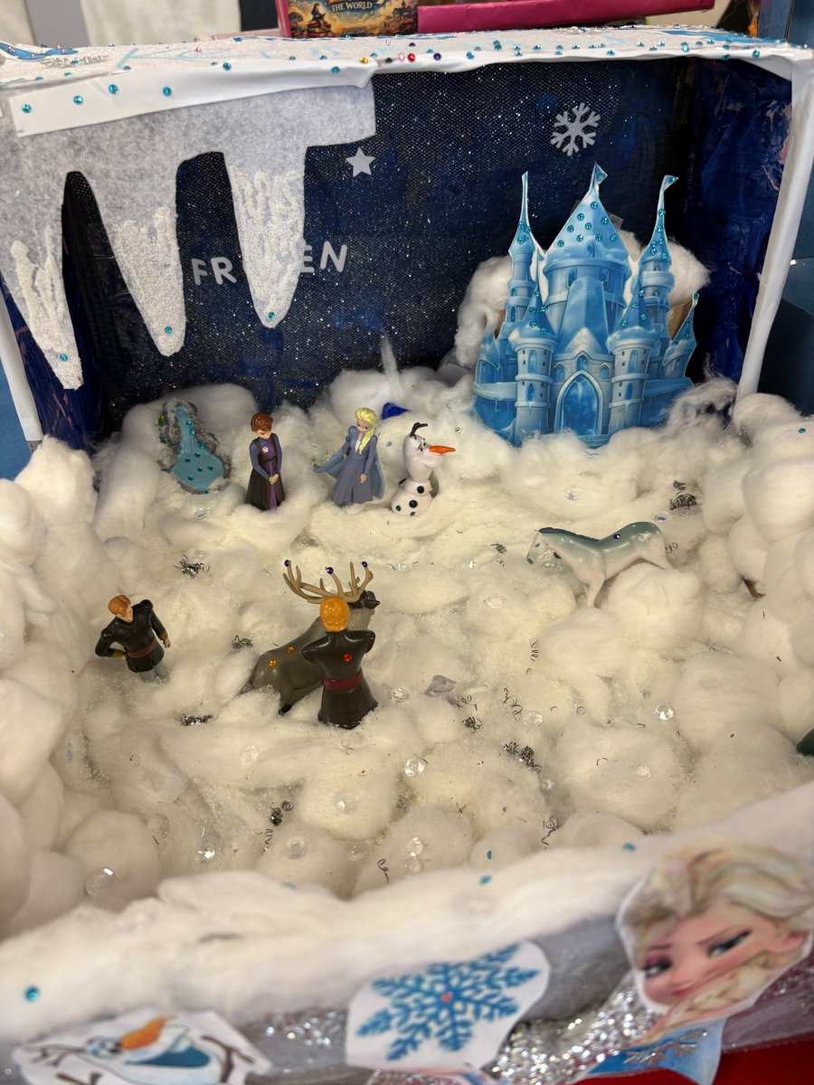 Rowena Academy tweet media