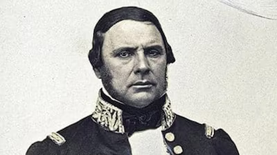 infobae's tweet photo. LA PRESIDENCIA DE JUSTO JOSÉ DE URQUIZA: PARANÁ CAPITAL DEL PAÍS, UNA NACIÓN PARTIDA A LA MITAD Y LA TENSIÓN CON BUENOS AIRES

El 5 de marzo de 1854 asumía la primera magistratura de la Confederación Argentina, con Buenos Aires dándole la espalda. El entrerriano se confirmaba como el hombre fuerte de un país que estaba partido al medio.

Justo José de Urquiza, una vez que venció a Juan Manuel de Rosas en Caseros el 3 de febrero de 1852, se había propuesto organizar el país. Escuchó los consejos y opiniones de su círculo de confianza, Santiago Derqui, Juan Gregorio Pujol, Pico, López de la Peña y Gorostiaga sobre los primeros pasos que la situación obligaba a dar.

Infobae 📎 https://t.co/cMhlPG41iE