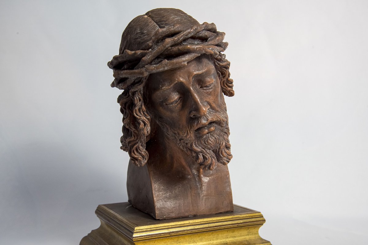 ⚒ ‘Boceto Cristo de las Tres Caídas de Almería’ (1993). Barro patinado. Fundación de Arte Ibáñez Cosentino

👨‍🎨 Luis Álvarez Duarte (Sevilla, 1949 - 2019).

📍 Sala de Exposiciones Temporales I.

#Murec #AlvarezDuarte