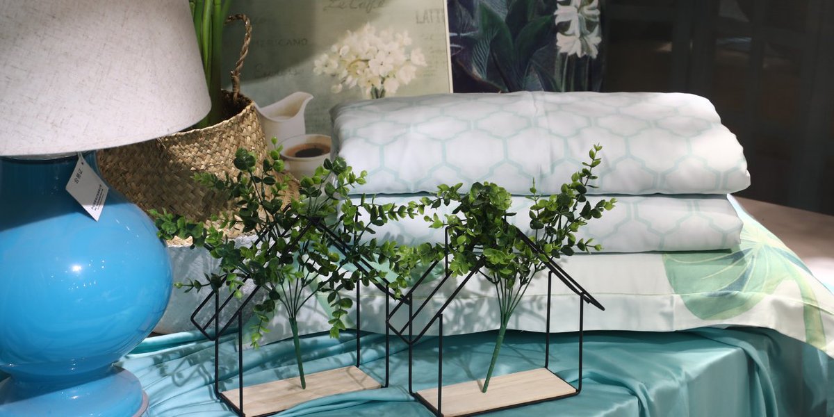 TextileValue's tweet image. Intertextile Shanghai Home Textiles – Spring Edition 2026 opens 11–13 March with 360+ exhibitors in Shanghai.

Read more: textilevaluechain.in/intertextile-s…

#IntertextileShanghai #HomeTextiles #TextileExhibition #SmartTextiles #SustainableTextiles