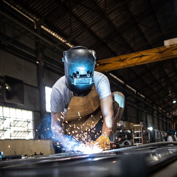 LA UIA REDOBLA CRÍTICA LA CONTRA MILEI: DICE QUE MÁS DE LA MITAD DE LAS FÁBRICAS TUVO CAÍDAS DE PRODUCCIÓN Y VENTAS

Una encuesta de la Unión Industrial Argentina entre 644 empresas de distintos sectores y tamaños indicó que el 53,3% registró caídas de producción y el 54,7% bajas