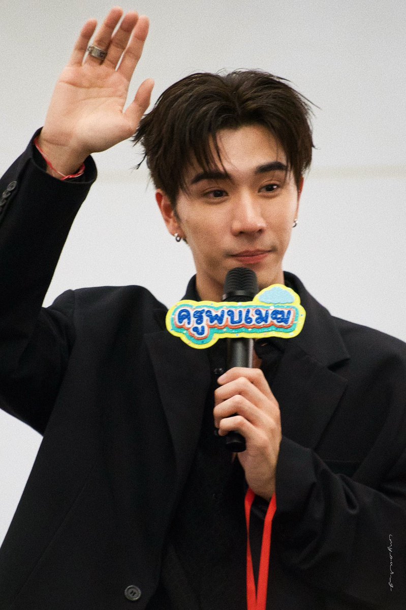 ไหนใครตอบได้ยกมือขึ้น
ครูพบเมฆมีรางวัลให้  🎨🧑🏻‍🏫 

LYT SCHOOL STARTS
#LoveYouTeacherSeriesLIVE
#PerthTanapon