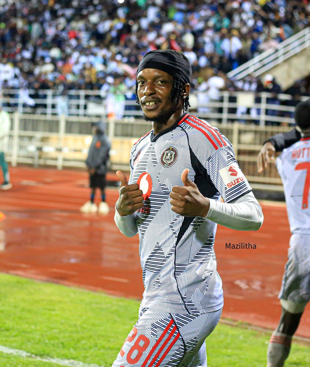 ChrisExcel102's tweet photo. Tito Maswanganyi 

- 104 matches 
- 44 Goals contributed G/A 

Baba Ka Bamuza 

- 107 matches 
- 16 Goal contributions G/A https://t.co/uOiXQAhxP6