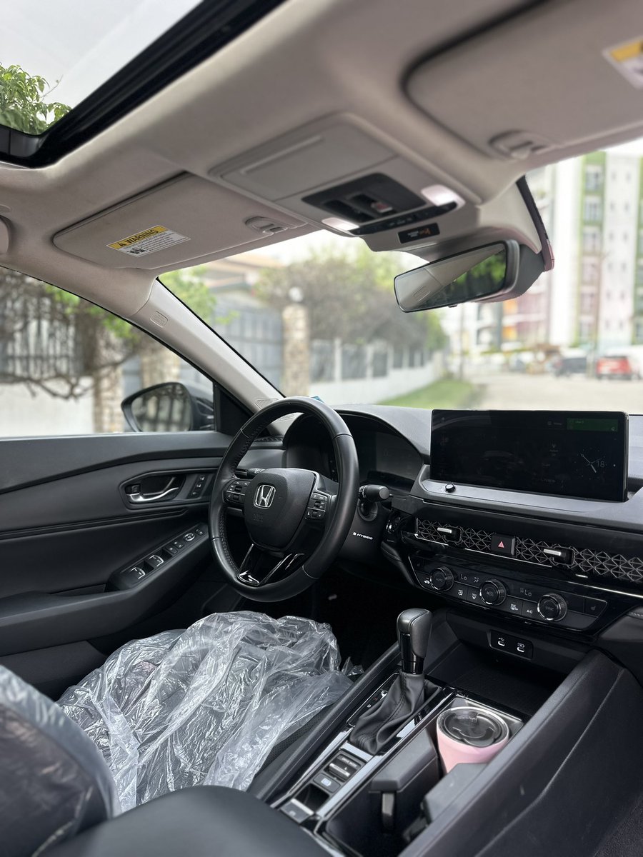 FrankDoe101's tweet photo. 2024 Honda Accord EX-L Hybrid 
Luxury meets efficiency.

2.0L Hybrid Engine
Keyless Entry & Push Start
Leather Interior
Sunroof
Apple CarPlay
Honda Sensing Suite

Smooth, fuel-efficient, and premium in every detail — the perfect executive sedan.

💰 Price: 425k p3 😁

WhatsApp number in bio. 🚘✨

#YourCarGuy 🚘🕺🏽