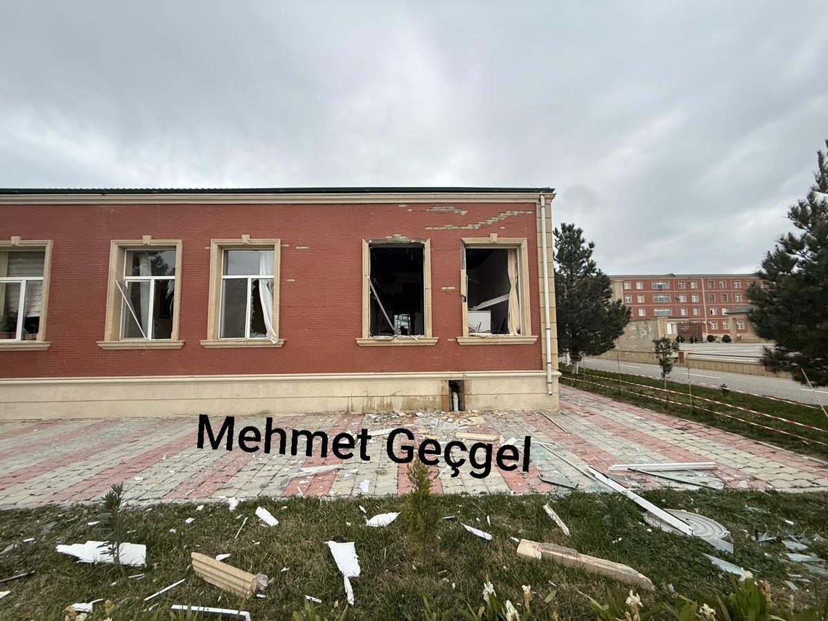 mehmetgecgell's tweet photo. Nahçıvanda bir okulun yanına İran tarafından gönderilen kamikaze İHA düştü, çevredeki evler zarar gördü...iki kişi yaralandı...
.
#sondakika #nahçıvan #naxcivan #IranWar #USIranWar https://t.co/4cUymgtE7a