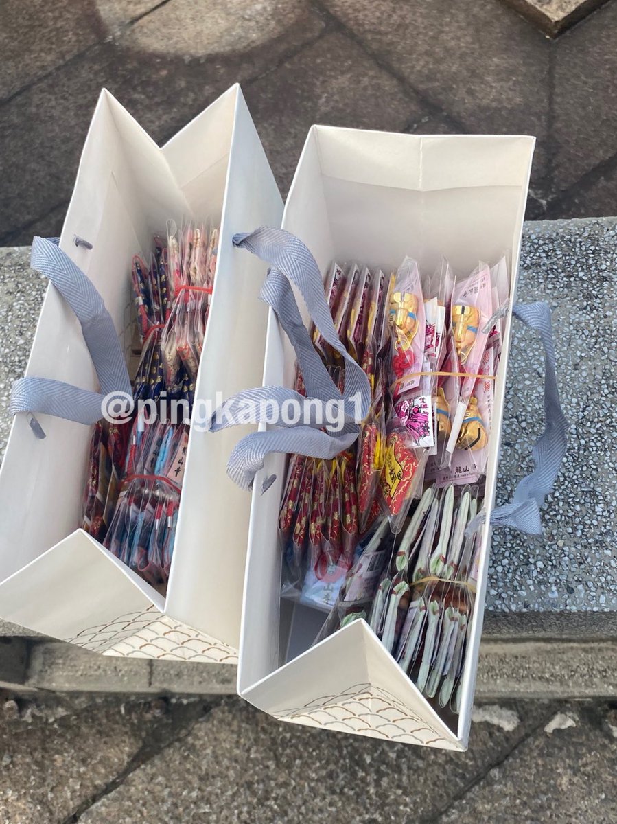 Pingkapong1's tweet photo. 🎋พร้อมส่งนะคะ เครื่องรางวัดหลงซาน ไต้หวัน

📚การเรียน (แดง,ฟ้า,เขียว)
ต่างกันแค่สี ความหมายเหมือนกันค่า

🏷ราคา 120฿

🎏ผ่านการทำพิธีวนกระถางธูปแล้วทุกชิ้น 

📮1 ชิ้น ค่าส่ง 20/40
📮2 ชิ้นขึ้นไปส่งฟรี

#เครื่องรางวัดหลงซานpingkapong1
#เครื่องรางไต้หวัน #เครื่องรางวัดหลงซาน https://t.co/bA1HLq8GNM