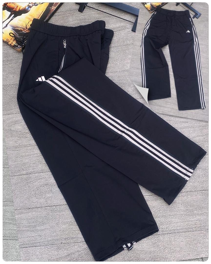 Tomisin923's tweet photo. ❗*NEW DROP*❗

*PREMIUM HIGH QUALITY LUXURY JOGGERS AVAILABLE INN STORE*
🥶❄️💥

*23,000* https://t.co/kTnE1YJRuL