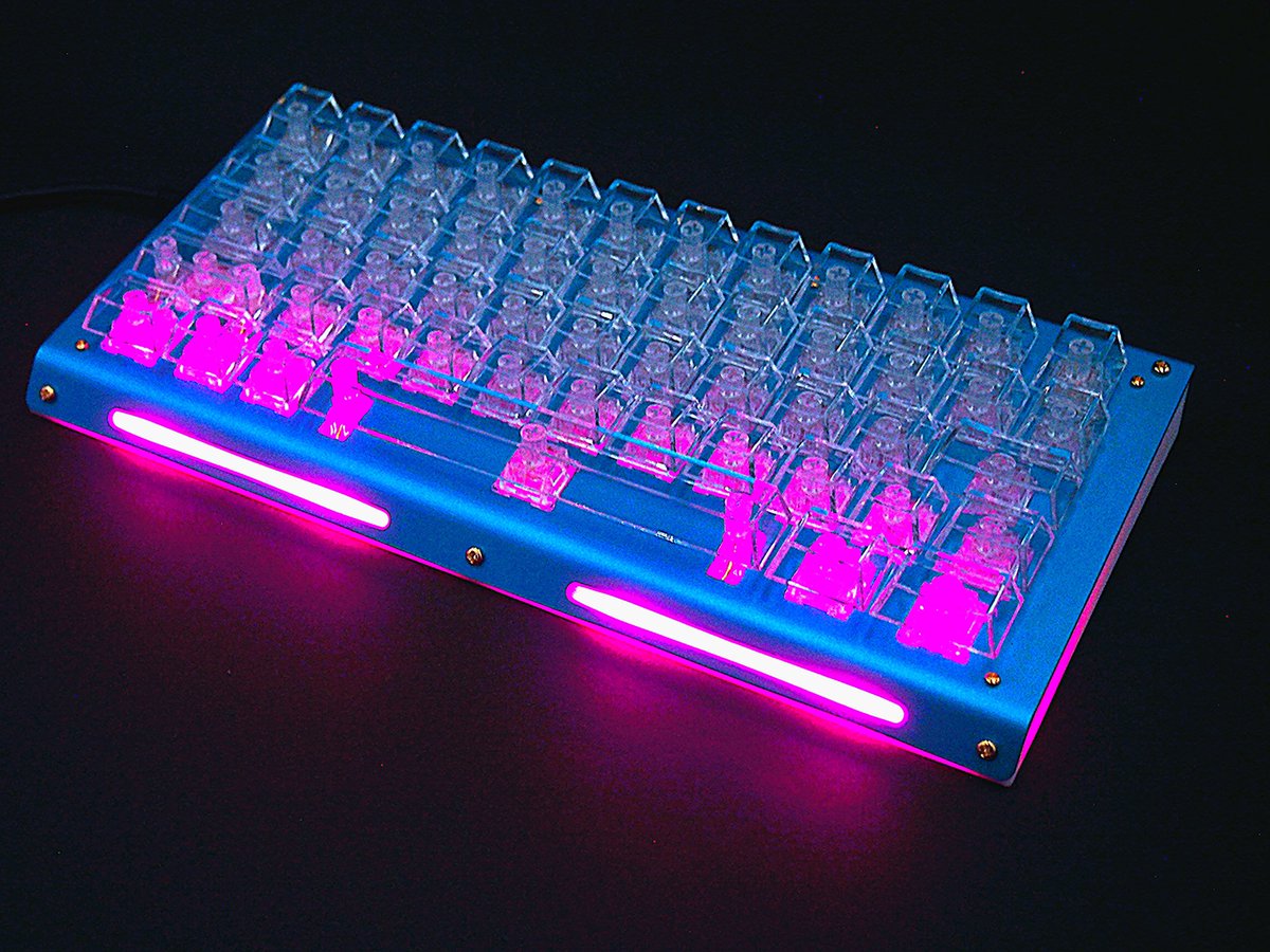 Keyboard: RowLow52 V2 （Case Custom） Switch: 不明（お苦しみ袋産
