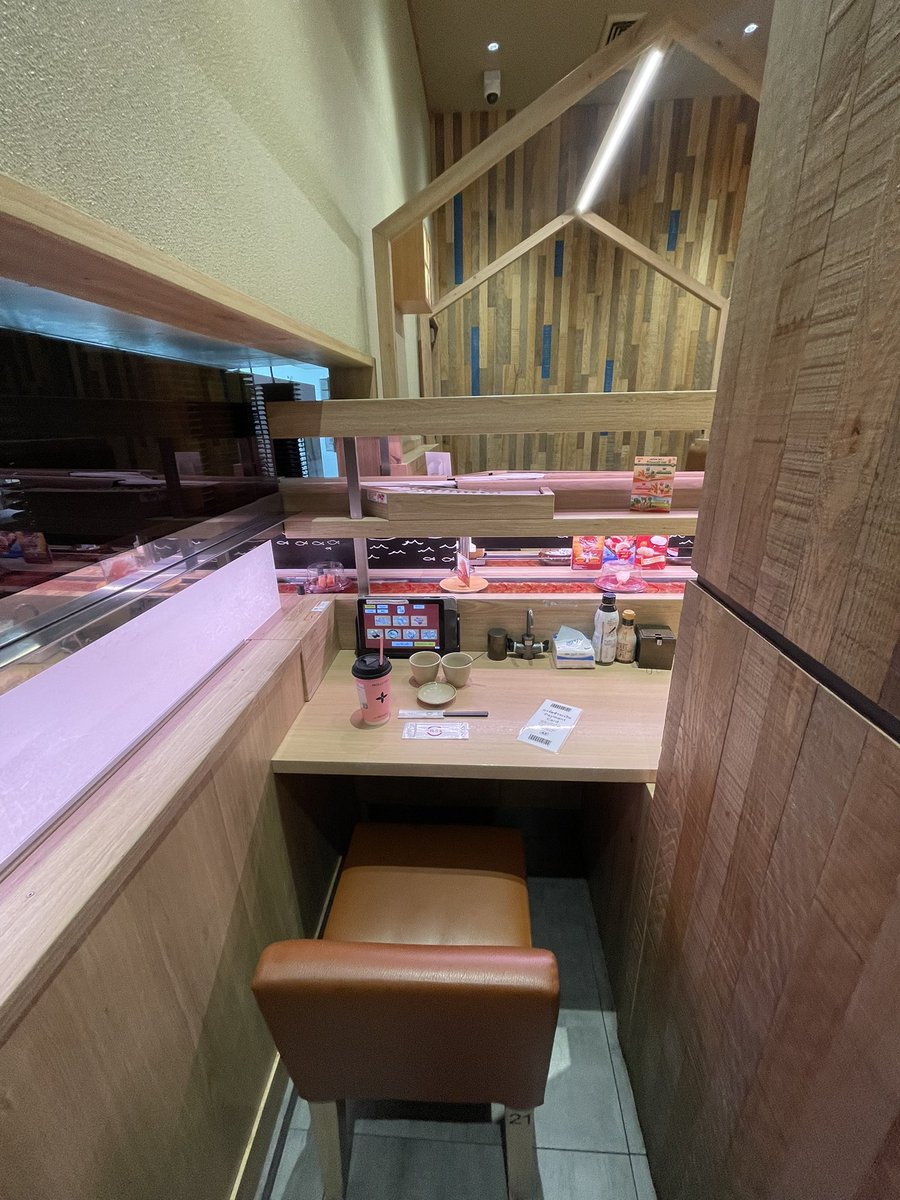 ได้นั่งแล้ว ซูชิโระโต๊ะในตำนาน ถูกใจอินโทรเวิร์ตมากกกก5555555