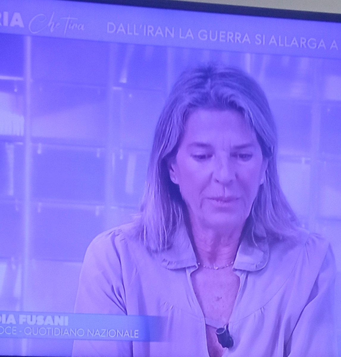 Il suo nome è fusani una prezzemolina spara sentenze ha cambiato 200 posti di lavoro, non si capisce perché sia ascoltata non rappresentando praticamente niente a nessuno. In compenso ogni volta che apre la bocca crea danni punto siamo proprio un paese strano