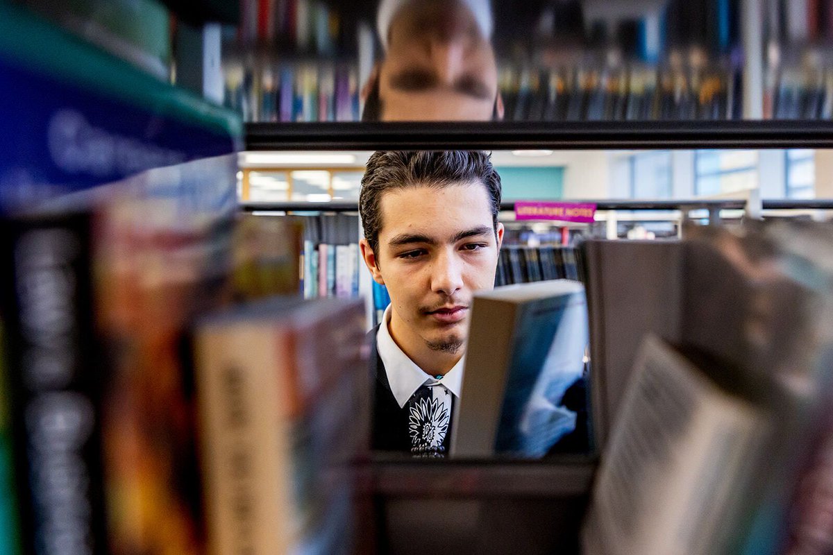 JCSFCollege's tweet photo. 📚 Happy World Book Day!

Reading develops the curiosity, creativity and critical thinking that power every career.

Today we’re celebrating the books that inspire our students and staff, from industry insights to fiction that sparks imagination. https://t.co/rP2pS2Z694