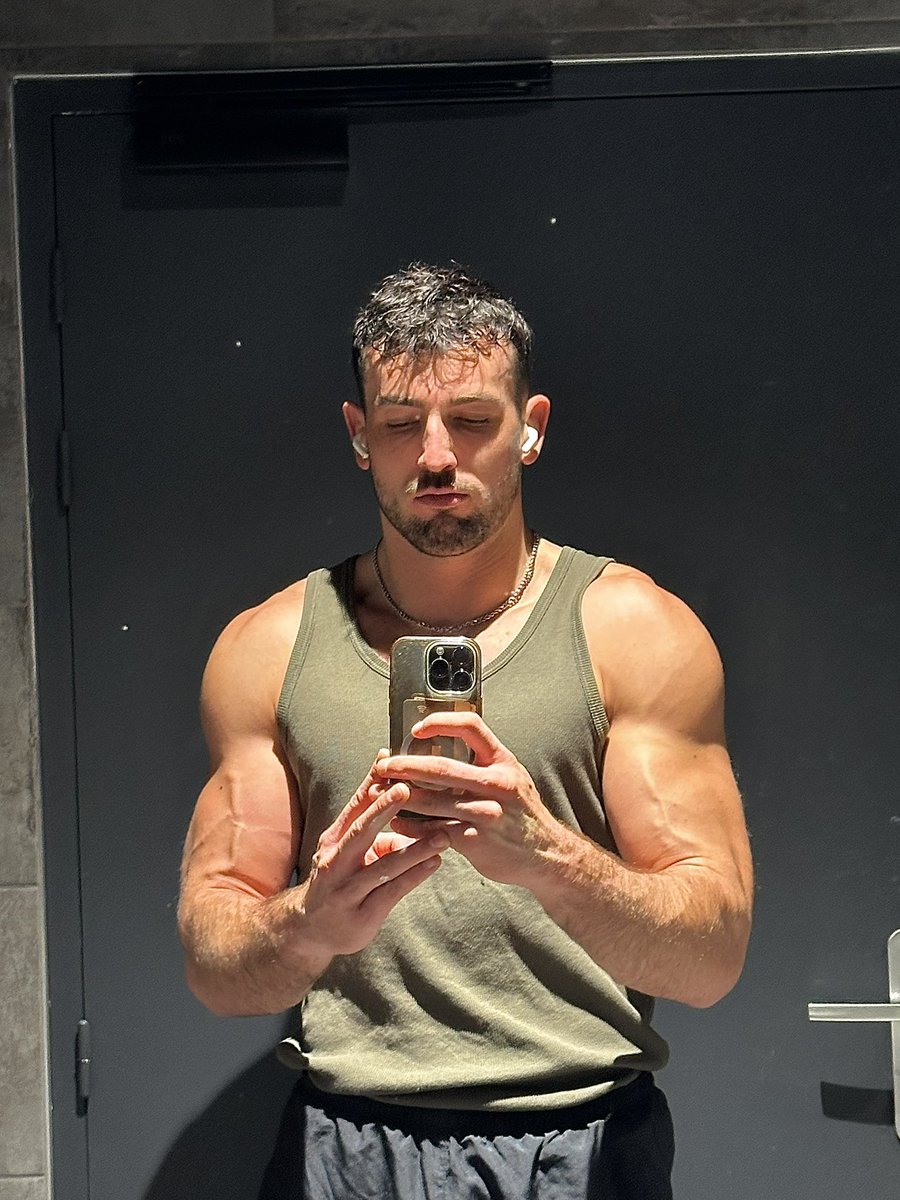 Ju la buche tweet media