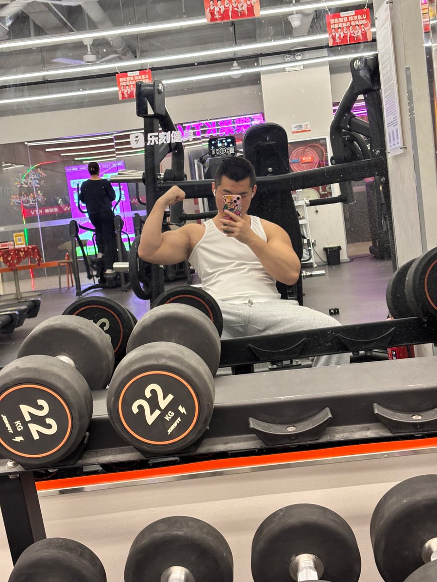 堕落体育生（南昌） tweet media