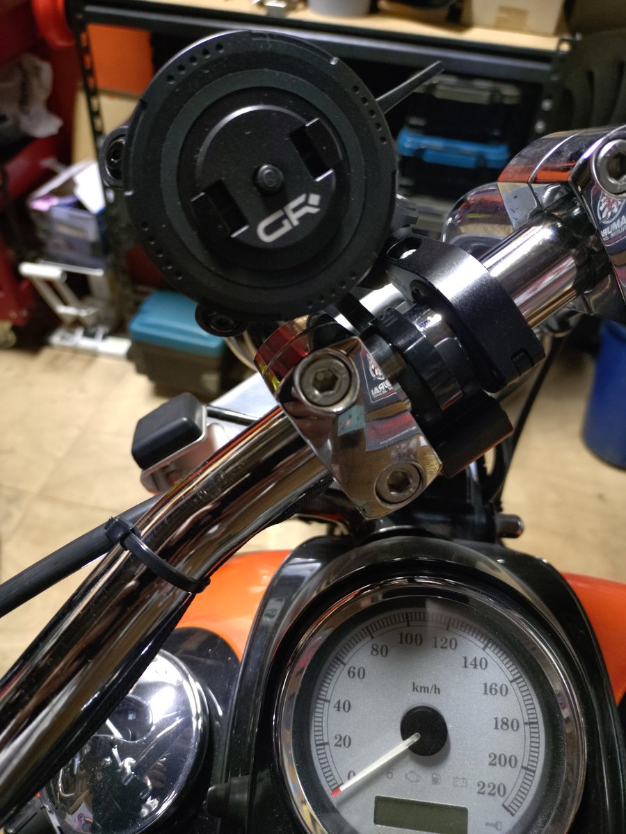 samurai156's tweet image. スマホホルダーをGR化しました！
スマホがAndroidなのでユニーバーサルアダプターで取り付けです。
アダプターが定着したら試走してみます！！

#デイトナJP #GRエクスプロア 
#MT6 #Android