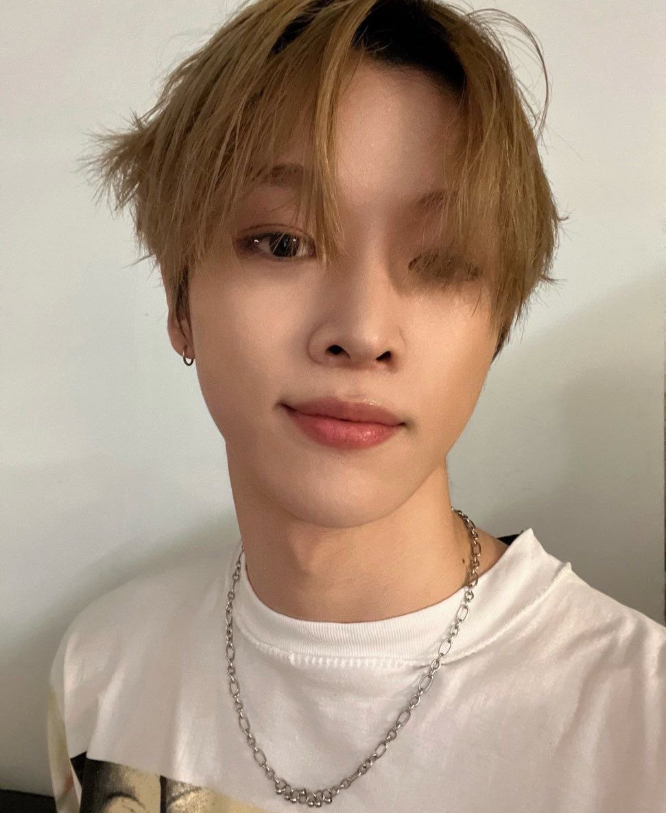 ฮัลโหลๆ ☎️ แม่จ๋าคับ หนูว่าหนูไม่น่าผ่านแล้วล่ะ ไม่รอดแล้วแน่ๆ ฮือ หนูกลัวอะ พวกพี่ๆตัวเท่านี้เลย แถมยังเต้นเก่งกันอีก 😿💔