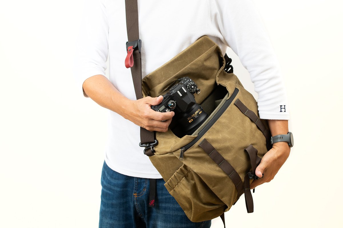 orientalhobbies's tweet photo. WOTANCRAFT PILOT UPGRADE 10L

ヴォータンクラフトが提案する
軽量で実用重視のスリングカメラバッグ。

写真家の直感的な身のこなしに応える
PILOTのシンプルなレイアウトが撮影への集中力を高めます。

詳細はオリエンタルホビーサイトにて
https://t.co/W9O5IXvfPz

#カメラバッグ https://t.co/lbeBZ3KG2k