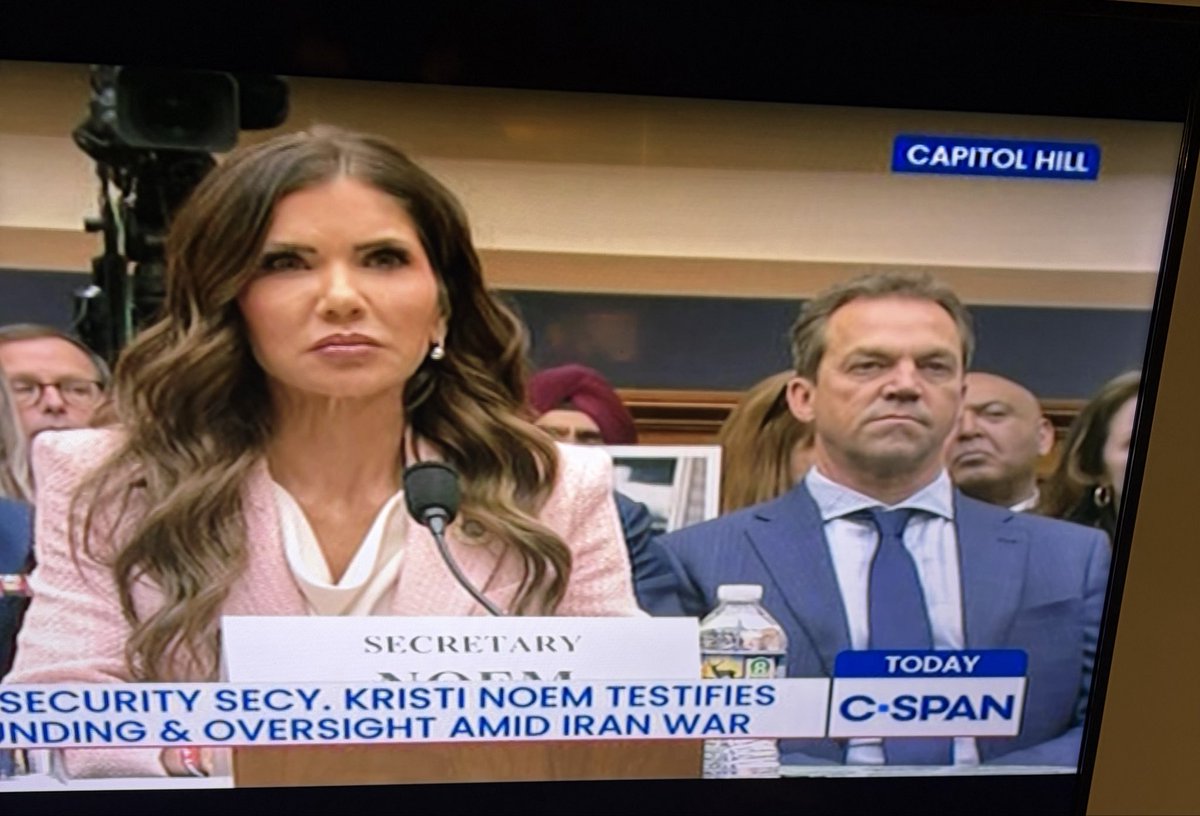 Elon, always the dumbest motherfucker in the room tweet media