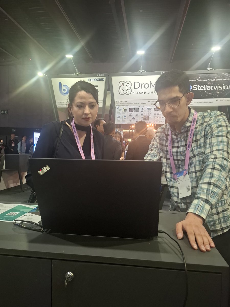 HexaCIT's tweet photo. خلال 4 أيام من 2 إلى 5 مارس شاركت Hexa For Information Technology في MWC Barcelona 2026.
سعدنا بلقاء العديد من رواد الأعمال والمستثمرين والمهتمين بالتقنية، وكانت فرصة مميزة للتشبيك وبناء علاقات وفرص تعاون جديدة.
#MWC26 #MWCBarcelona #Hexa #Startups https://t.co/F3eOF6xzaL