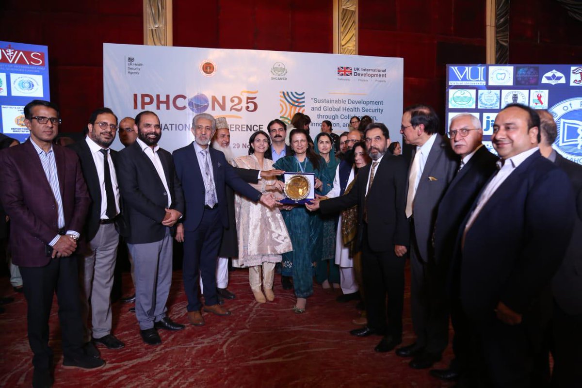 WMC_Officials's tweet photo. Principal WMC Prof. Dr. Salma Aslam Kundi honored as Guest of Honour at IPH Lahore conference (28-30 Nov). Dean presented shield for contributions to global health discussions with WHO, UK HSA &amp; Jhpiego.

#GlobalHealth #WMCAbbottabad https://t.co/3DnVrCv1Kq