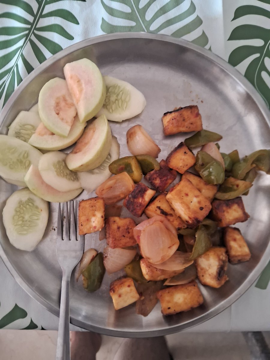 AnnuInfo's tweet image. #Day67
After an intermittent fasting of 14 Hours
At 10:15 AM
Paneer Rolled with Corn Flour Sauté with Olive Oil
Fibres &amp;amp; Guava

At around 12:30 PM
I Will Have
Greek Yogurt+ Dry Fruits &amp;amp; Seeds+ Banana

Lunch will be Very Light!!!