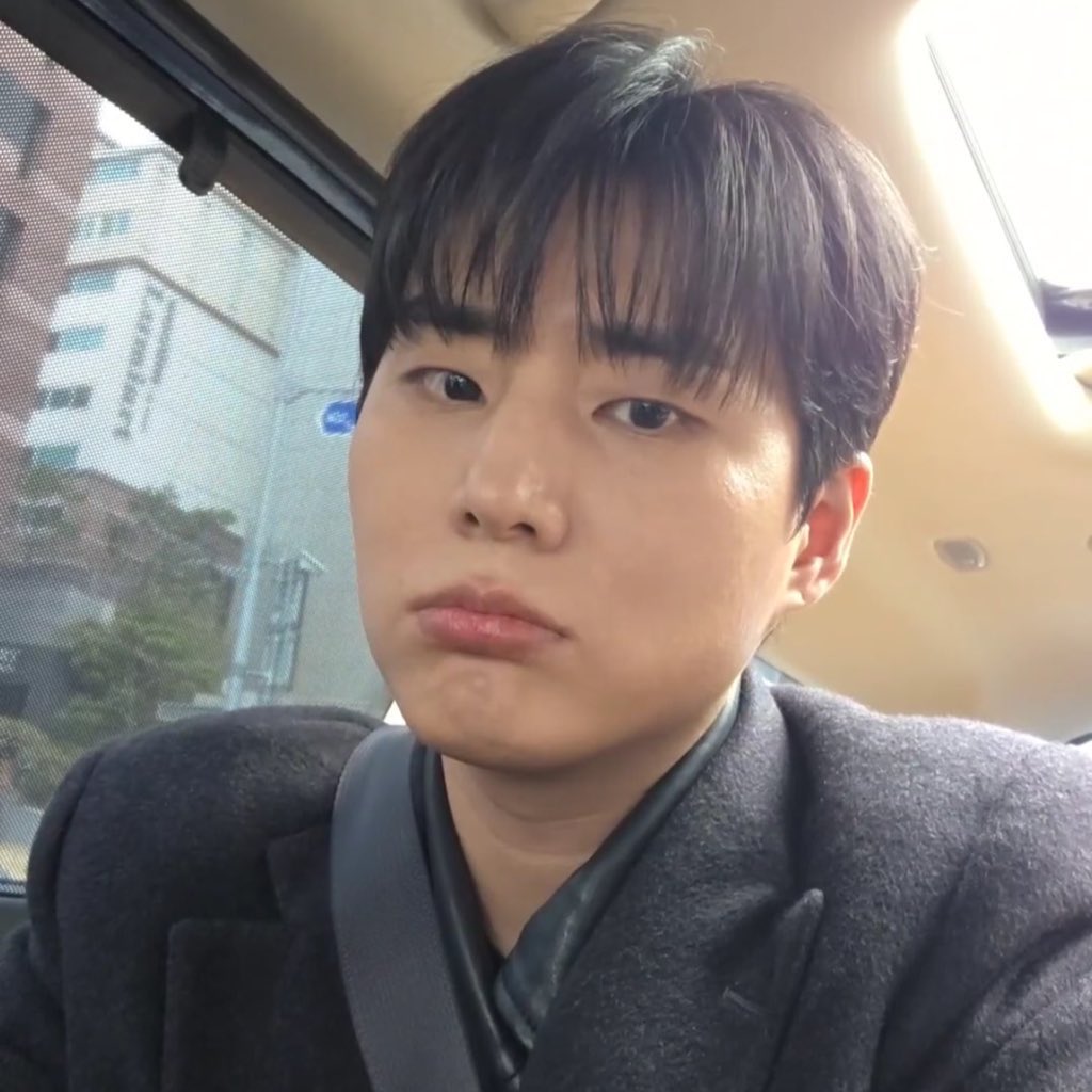 댕 tweet media