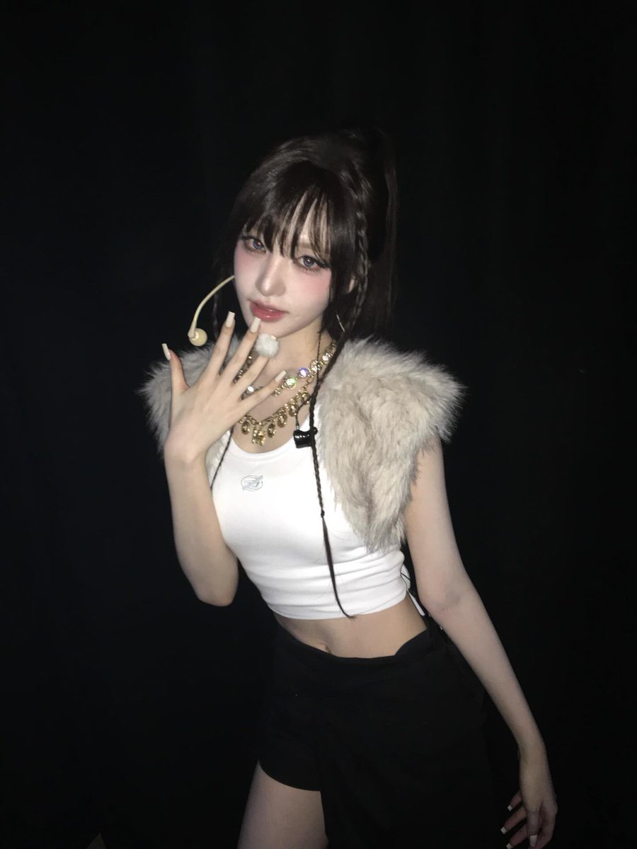 kjwpicture's tweet photo. liz instagram update 📸 #LIZ #리즈 #IVE #아이브 https://t.co/P5YJjD0i7Z