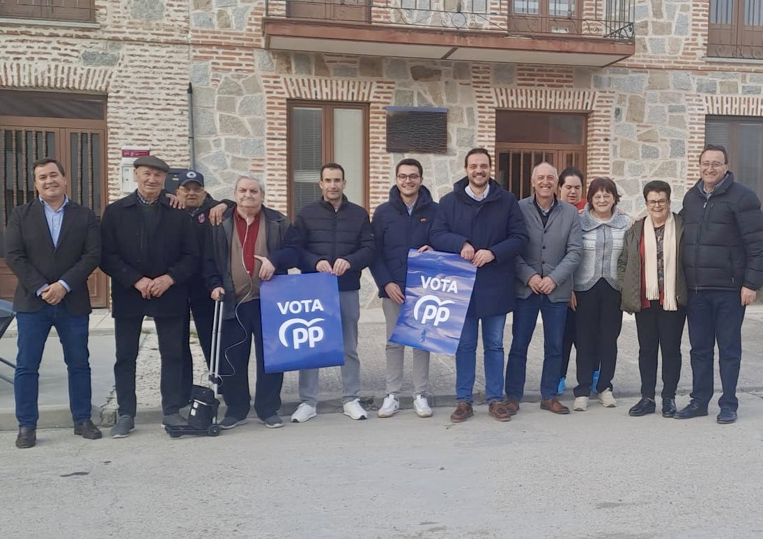 PPopularAvila's tweet photo. ¡Seguimos en cada municipio de #Ávila! Pidiendo a los abulenses el apoyo para @alferma1 y el @PPopularCyL. Un voto de compromiso y proyectos, porque #aquíCertezas.
En #Medinilla, #Poveda, #SanBartoloméDeBéjar, #Gotarrendura, #ElOso, #Pradosegar, y #PalaciosDeGoda.
#VotaPP https://t.co/8SzbGILTLL