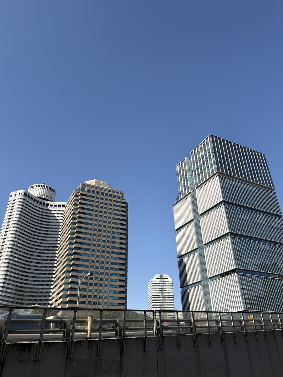 millionpower229's tweet photo. お疲れ様です。
仕事で赤坂に来ています。
天気は快晴、ポカポカ陽気ですが、風が強くて花粉が辛いです。

#企業公式が地元の天気を言い合う  #企業公式相互フォロー #企業公式フォロー祭り #お疲れ様です https://t.co/1iqCFXlH1c