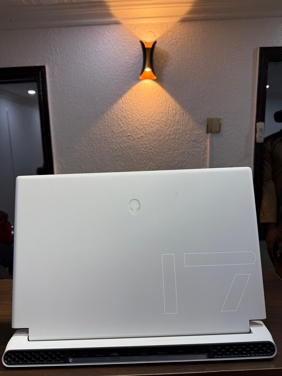 GADGETS PLUG 🔌 || PHONES || LAPTOPS || GADGETS tweet media