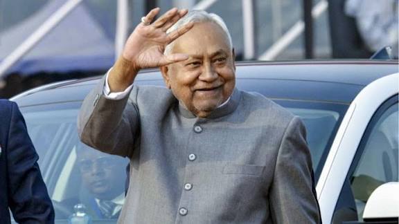 VoterSpeaks_'s tweet photo. @NewsAlgebraIND As Nitish resign, Only fear is that Caste appeasement will return as soon as #Modi makes  his own CM in Bihar.

Nitish Kumar deserve a statue in every corner of Bihar.... Restoring Social Harmony &amp; Development wasn't that easy after decades of Lalu rule. #NitishKumar #BiharCM https://t.co/eTI0Qld3Ub