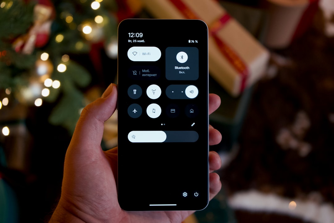 vsr_ebuchi's tweet photo. 📝 Diseño UX ✨
Más allá del píxel: El auge de la Resonancia de Intención y la UX Invisible en 2026

Descubre cómo la UX de 2026 abandona las interfaces visuales para cent…

▶ Leer más
https://t.co/rcZBzDfqgN

#DiseñoUX2026 #IAAgéntica #InterfacesNeuro-hápticas #ZeroUI #VERSAROC