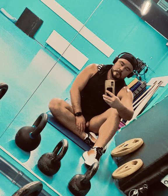 Privilege_Bear's tweet photo. Тренировка с утра в пустом зале 🔥 
Morning workout in an empty gym 💪🏽 https://t.co/rbVHaGg9hu