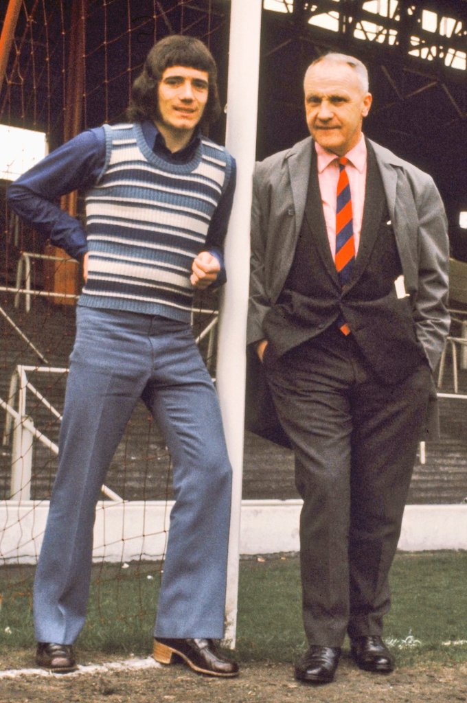 Kevin Keegan pictured with his new Manager Bill Shankly after signing for Liverpool back in 1971

#LFC #Liverpool #Reds #Signings #Managers